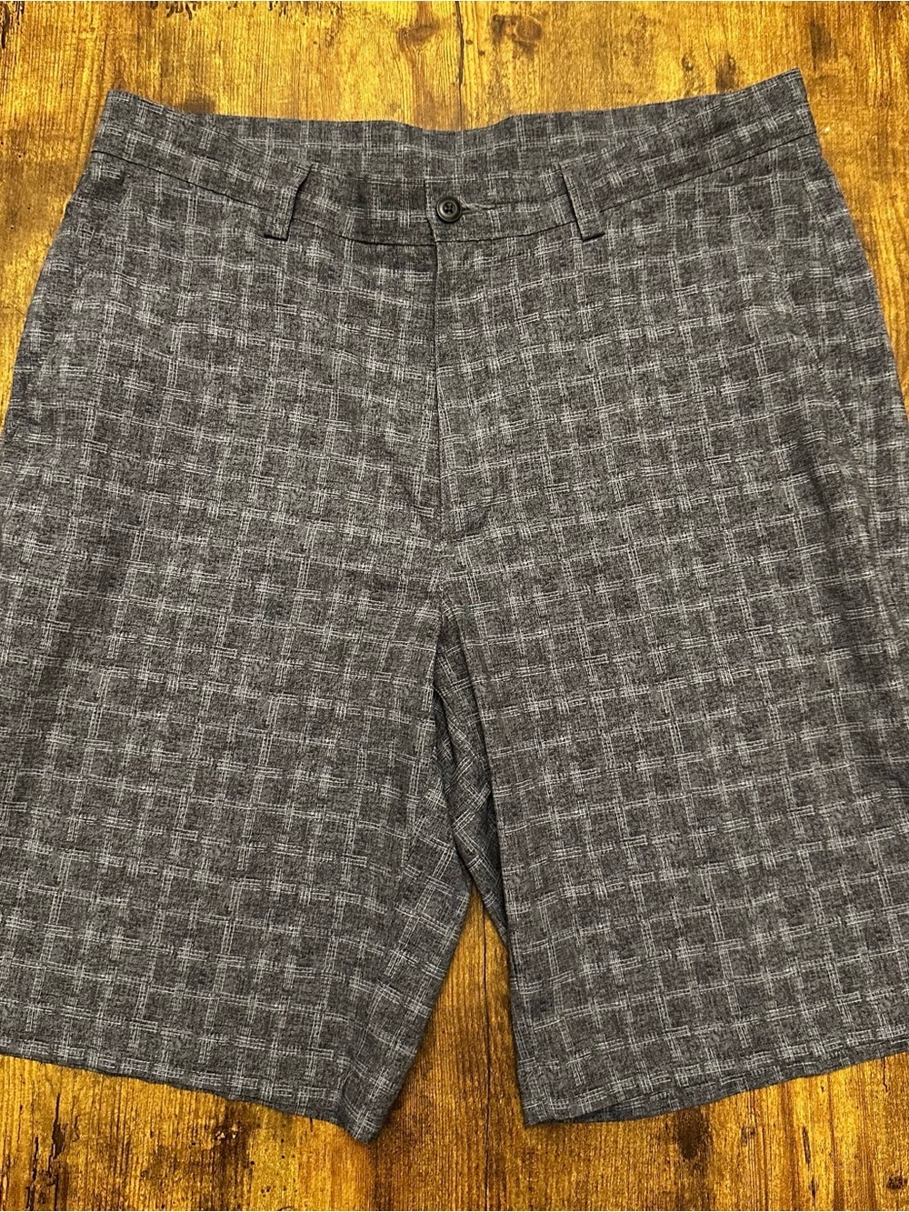 Men’s PGA Tour Gray Plaid Performance Golf Shorts #250